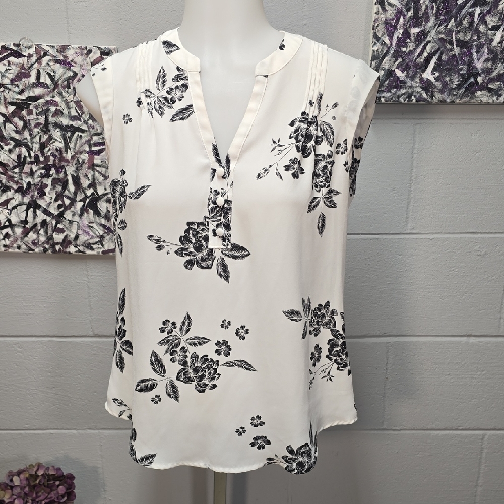 Candie's Black and White Floral Blouse